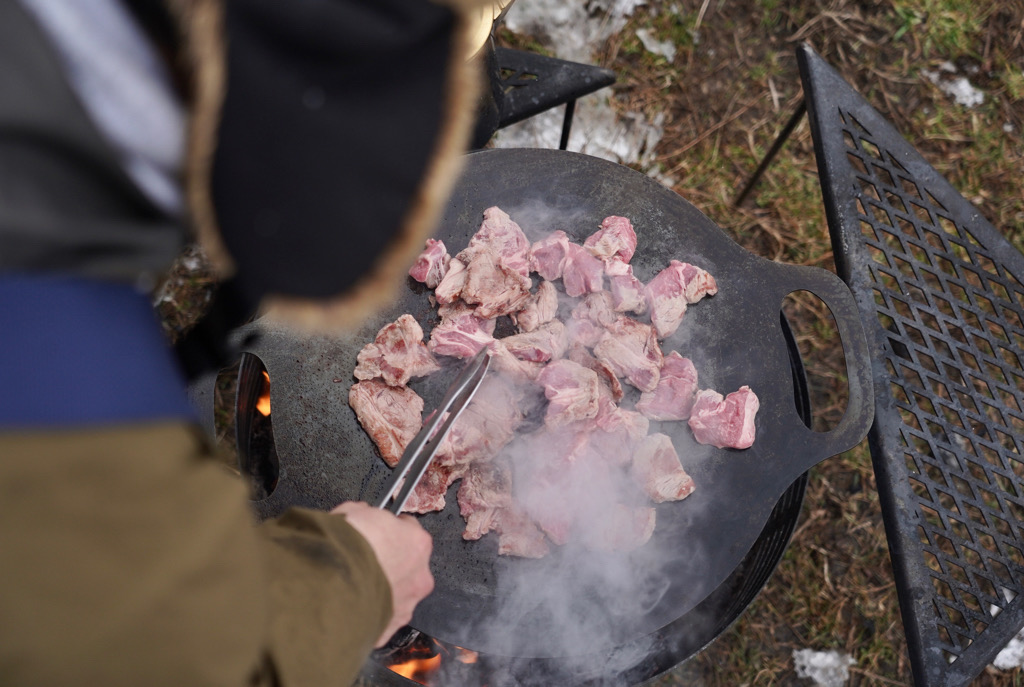 ステーキを焼くなら鉄板だ キャンプの肉焼きにオススメのテッパン フライパン Have A Good Camp