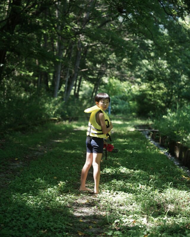 夏のamanayuは川遊びをしに行っている と言っても過言ではない  キャンプに行く前から川遊びがしたいと言っていた息子さん 1人でも満喫できたようで何より  いつもは川の写真には2人写ってたのに 今年は1人きり  数年後には誰も写っていないかも みたいなことを考えたら切なくなって泣けてきた  そんな夏のはじまり（笑）  #キャンプ #アウトドア #キャンプギア #haveagoodcamp #lifeoverground
